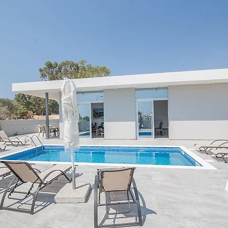 Villa Desi Aq Prpo490A Villa